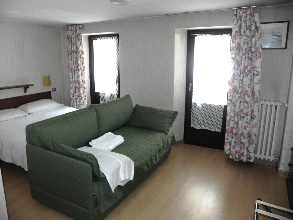 Hotel Nuovo Pecetto Macugnaga Cameră foto